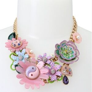 NWOT! Betsey Johnson | Flower Drama Bib Necklace